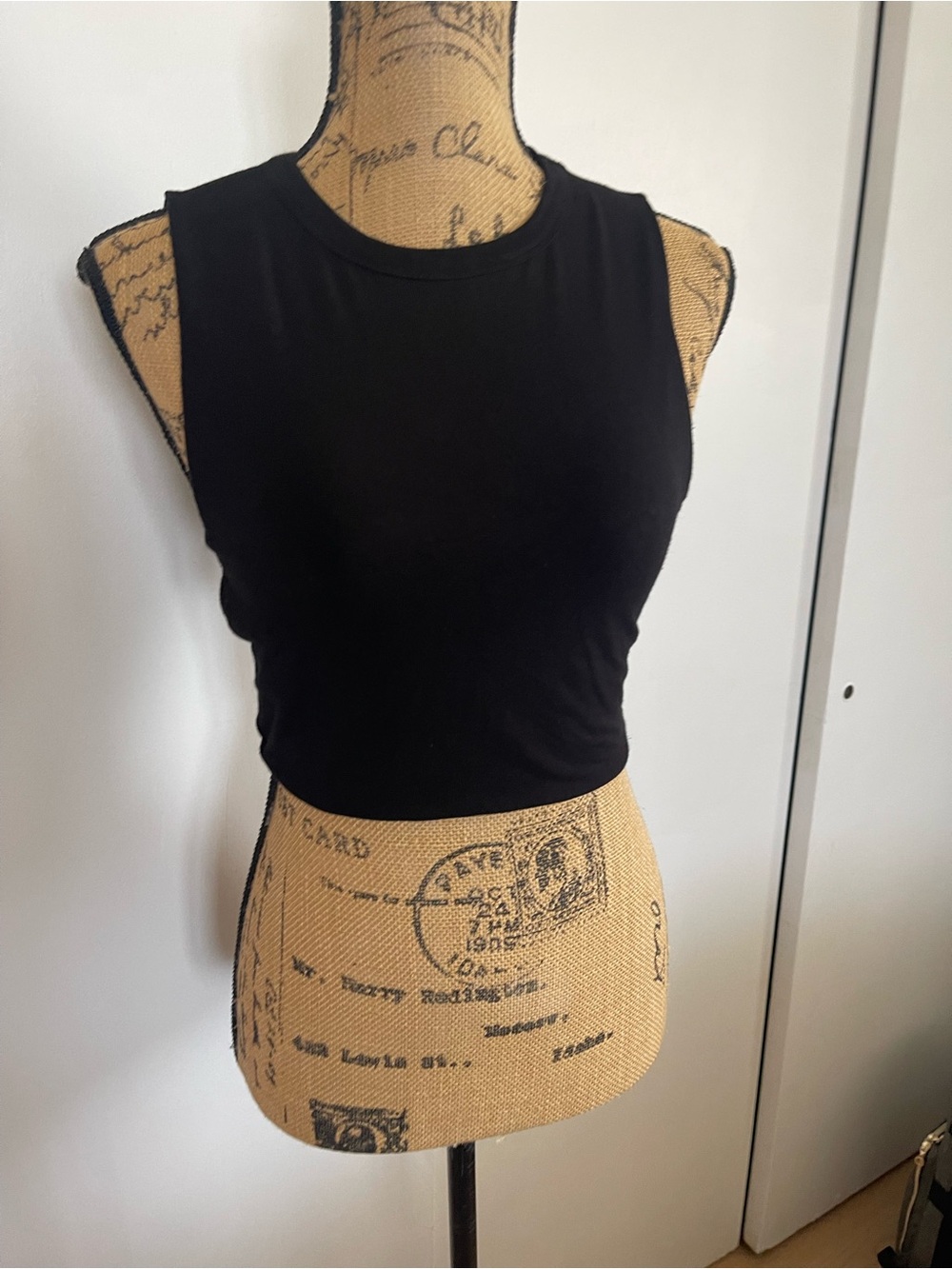 naked wardrobe Black Cropped Muscle Tank